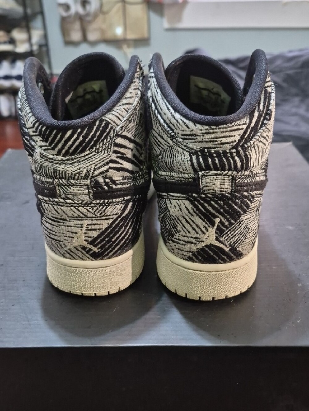 Air Jordan 1 Retro High GG Rare "BHM" (Black History Month) (2015) M7Y/W8.5 EUC - Picture 5 of 10